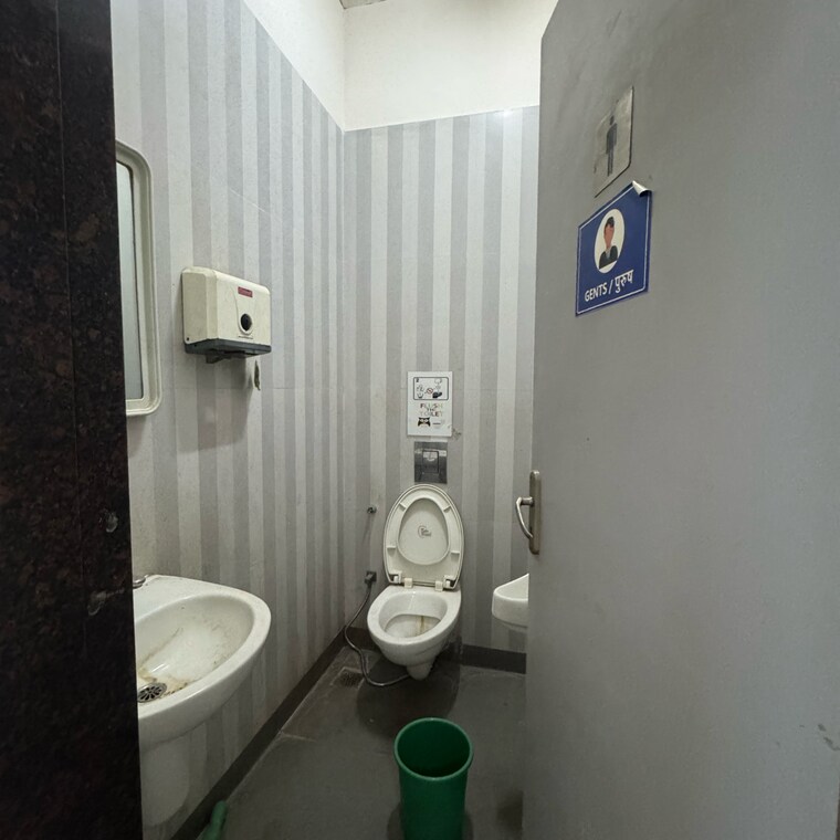 Bathroom, vikhroli west Commercial Office Space 1850 Sq.Ft. In Vikhroli West Mumbai 9687883