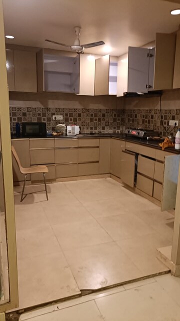 Kitchen in 4 BHK Builder Floor at Sector 27 – for Rent