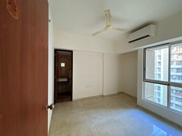 Bedroom in 2 BHK Apartment at Lodha Amara, Kolshet Road – for Rent