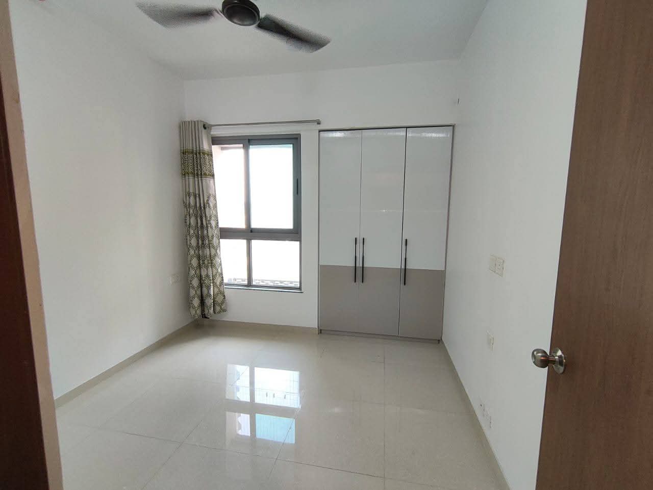 2 BHK Apartment For Rent in Kalpataru Immensa