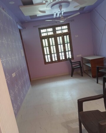 Room in 2 BHK Villa at Jankipuram – for Rent
