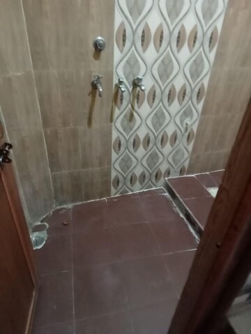 Bathroom in 4 BHK Independent House at Bahadarabad – for Sale