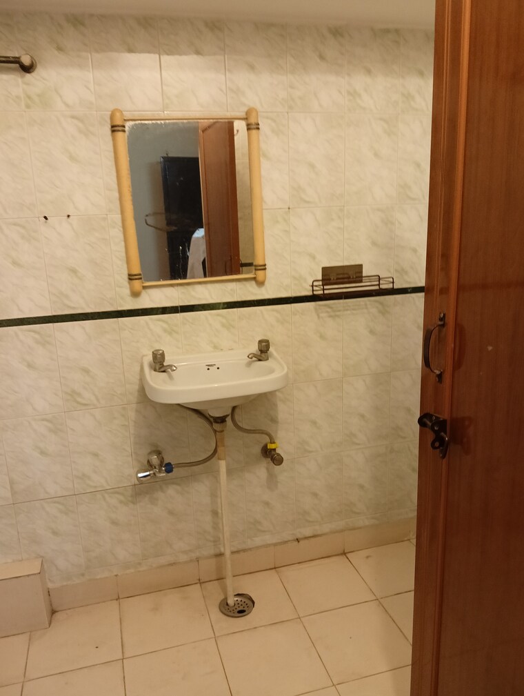 Bathroom, alaknanda 1 RK 400 Sq.Ft. Apartment In Alaknanda Delhi 9687931