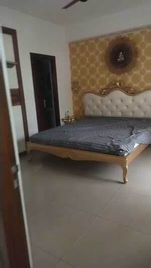 Furnished Amenities in 3 BHK Apartment at Gulshan Bellina, Sector 16 Greater Noida – for Rent