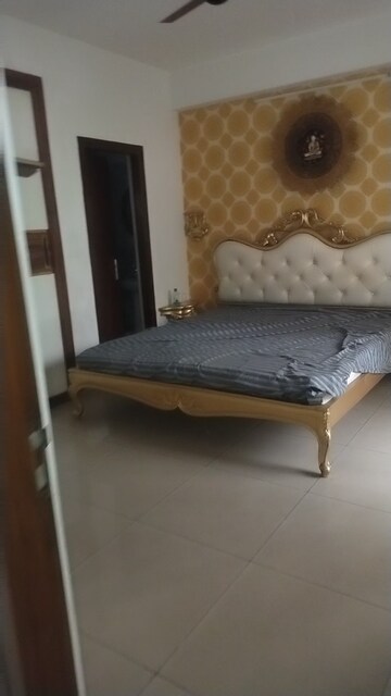 Furnished Amenities in 3 BHK Apartment at Gulshan Bellina, Sector 16 Greater Noida – for Rent