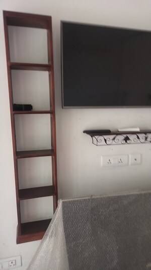 Room in 3 BHK Apartment at Gulshan Bellina, Sector 16 Greater Noida – for Rent