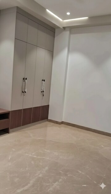 Master Bedroom in 3 BHK Builder Floor at Kalkaji – for Rent