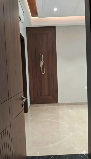 Master Bedroom in 3 BHK Builder Floor at Kalkaji – for Rent