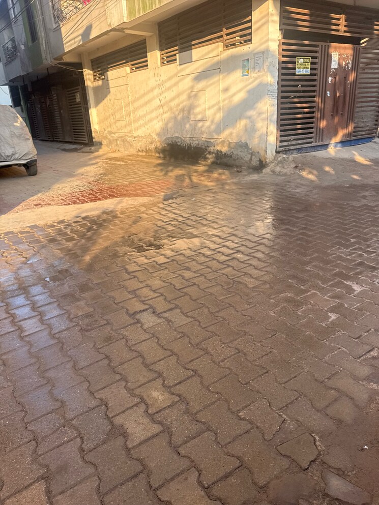  Parking, ashok-vihar-sector-3 2.5 Bedroom 80 Sq.Yd. Independent House In Ashok Vihar Phase 1 Gurgaon 9687949