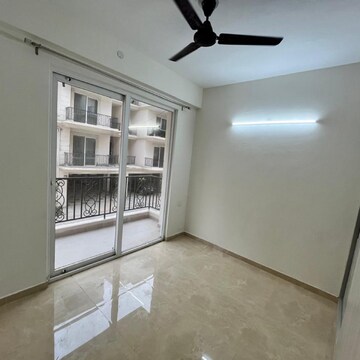 Room in 3 BHK Apartment at Signature Global Park 4 and 5, Sohna Sector 34 – for Rent