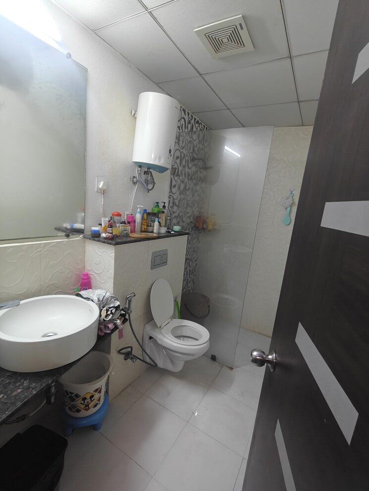 Bathroom, gaur-saundaryam 3 Bedroom 2400 Sq.Ft. Apartment In Tech Zone 4 Greater Noida Greater Noida 9687961