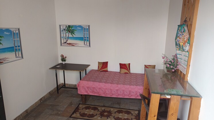 Bedroom, west patel nagar 1 RK 300 Sq.Ft. Builder Floor In West Patel Nagar Delhi 9687982