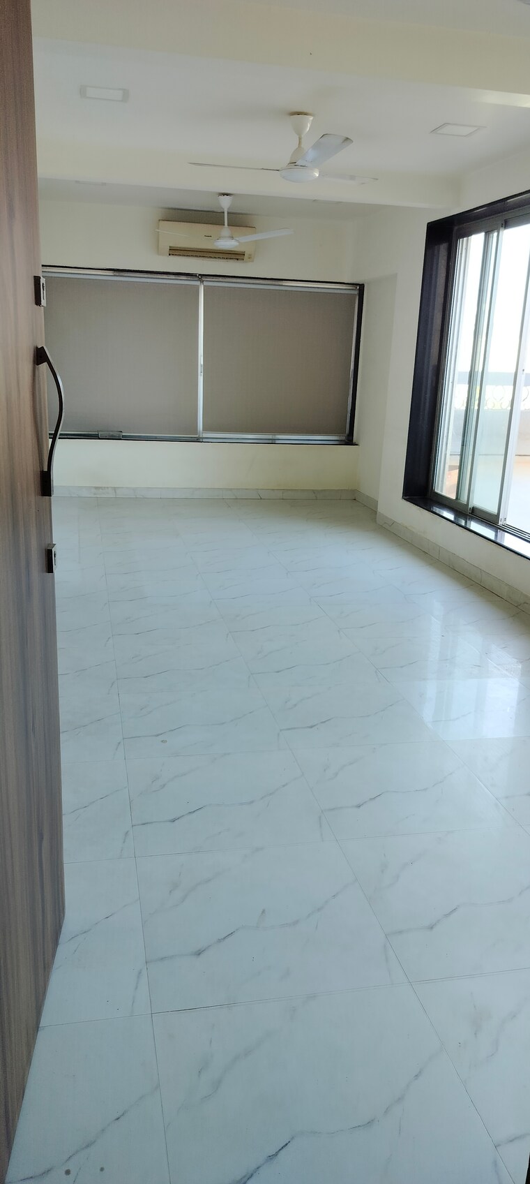 Room, cliff-tower 3 Bedroom 1500 Sq.Ft. Apartment In Andheri West Mumbai 9687987