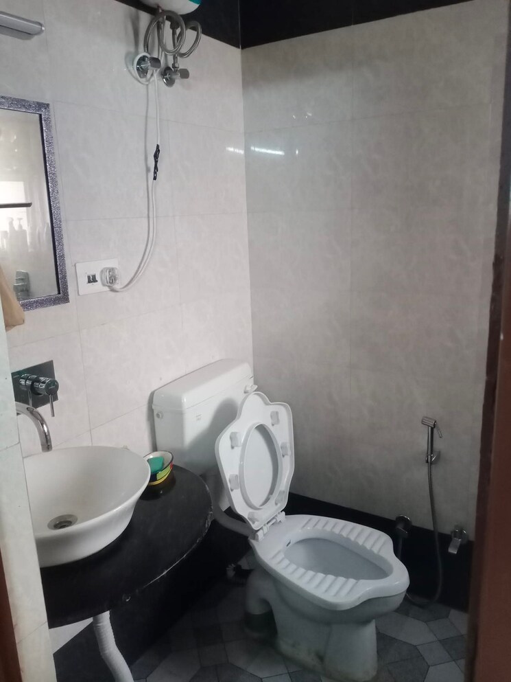 Bathroom, ip extension 2 Bedroom 1100 Sq.Ft. Apartment In Ip Extension Delhi 9687994