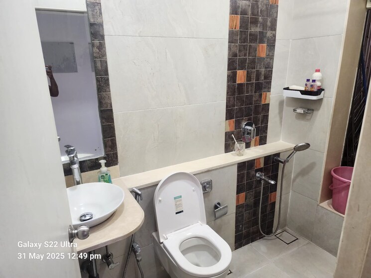 Bathroom, raheja-acropolis 2.5 Bedroom 1235 Sq.Ft. Apartment In Deonar Mumbai 9687992