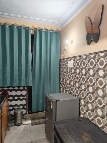 Bedroom in 1 RK Builder Floor at Patel Nagar – for Rent