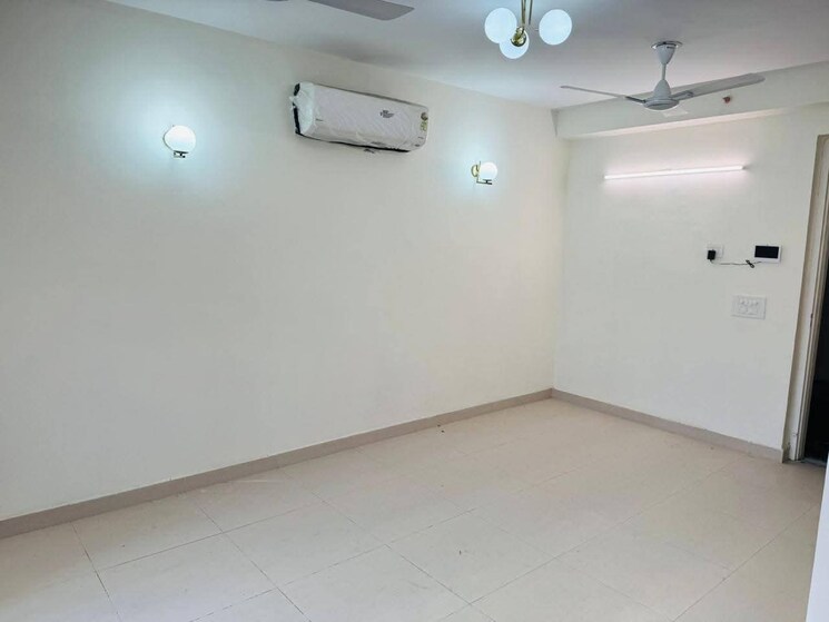 Room, ip extension 2 Bedroom 950 Sq.Ft. Apartment In Ip Extension Delhi 9688011