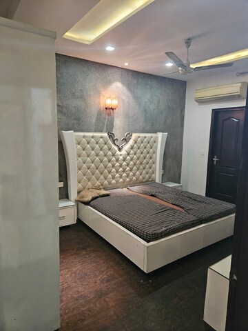 Bedroom in 3 BHK Apartment at Pakhowal Road – for Rent