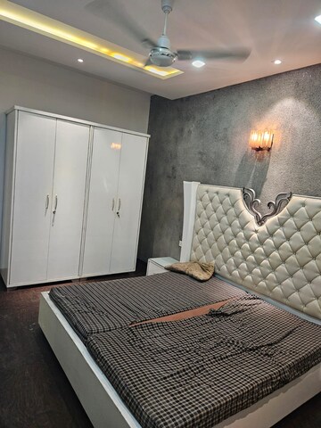 Bedroom in 3 BHK Apartment at Pakhowal Road – for Rent