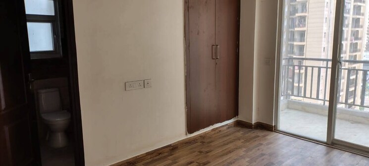 Room, ip extension 3 Bedroom 1600 Sq.Ft. Apartment In Ip Extension Delhi 9688045