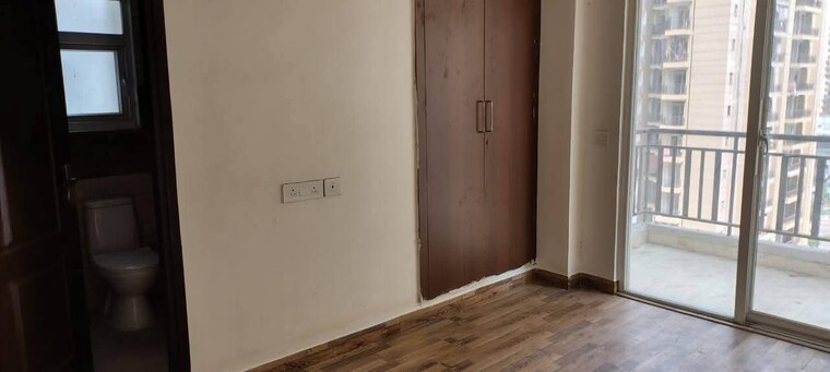 Room, ip extension 3 Bedroom 1600 Sq.Ft. Apartment In Ip Extension Delhi 9688045