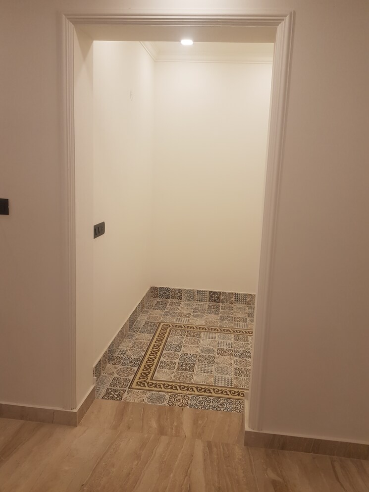 Room, sector 89 5 Bedroom 3900 Sq.Ft. Builder Floor In Sector 89 Faridabad 9688048