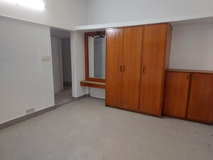 Room in 3 BHK Apartment at New Chanakya CHS, Boat Club Road – for Rent