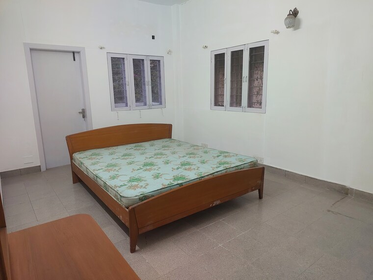 Bedroom, new-chanakya-chs 3 Bedroom 1900 Sq.Ft. Apartment In Boat Club Road Pune 9688088