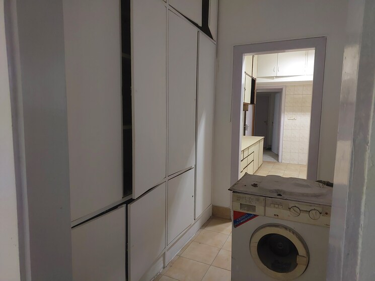 Bathroom, new-chanakya-chs 3 Bedroom 1900 Sq.Ft. Apartment In Boat Club Road Pune 9688088