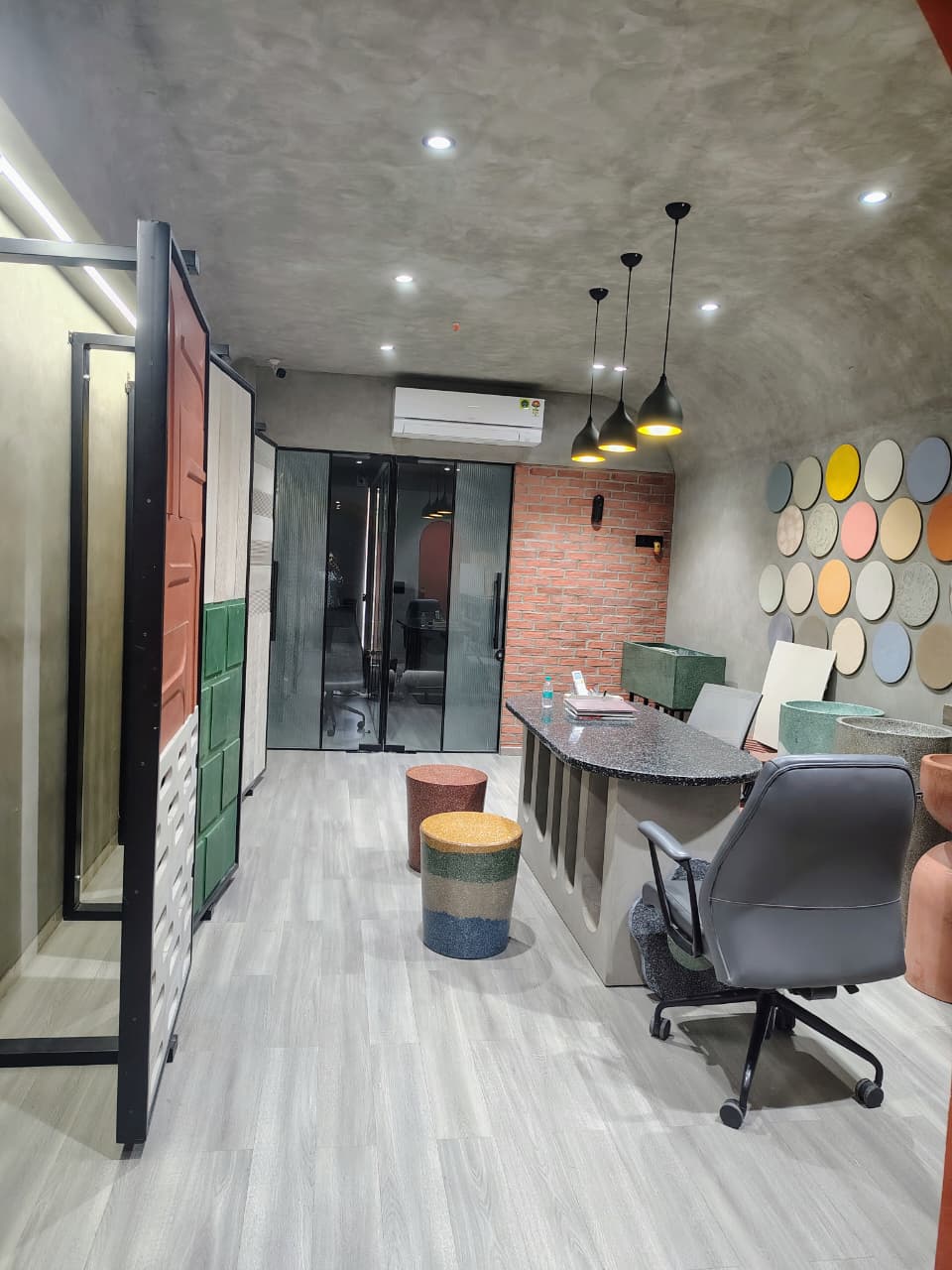 Office Space For Rent in Money Plant High Street 