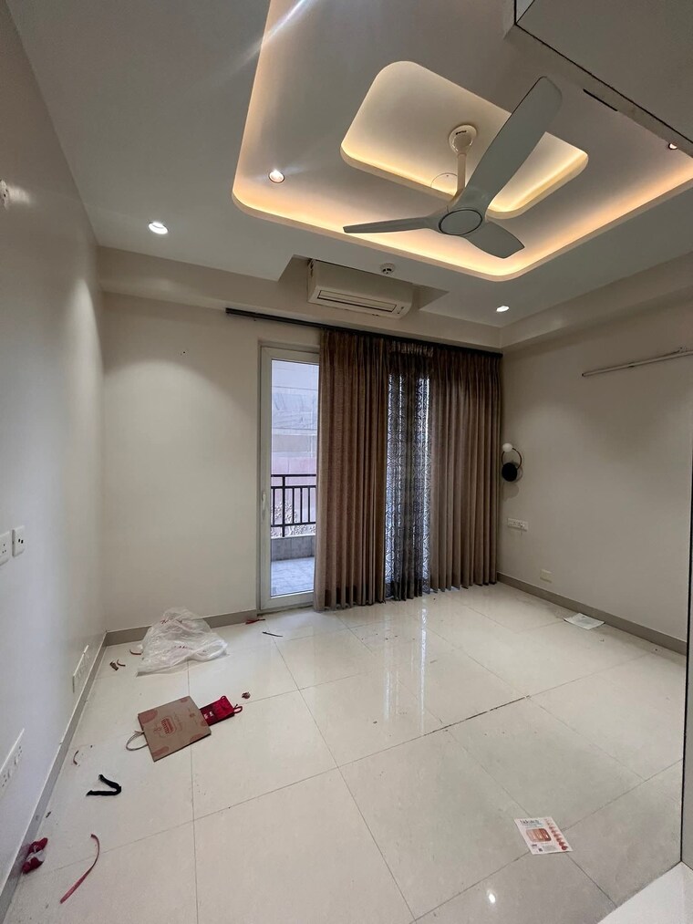 Room, freedom fighters enclave 4 Bedroom 2000 Sq.Ft. Apartment In Freedom Fighters Enclave Delhi 9688118