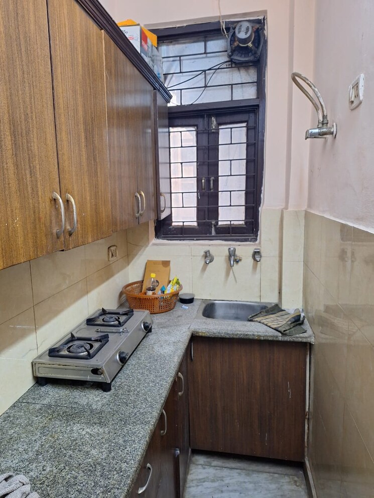 Kitchen, rohini sector 8 1 Bedroom 350 Sq.Ft. Builder Floor In Rohini Sector 8 Delhi 9688116