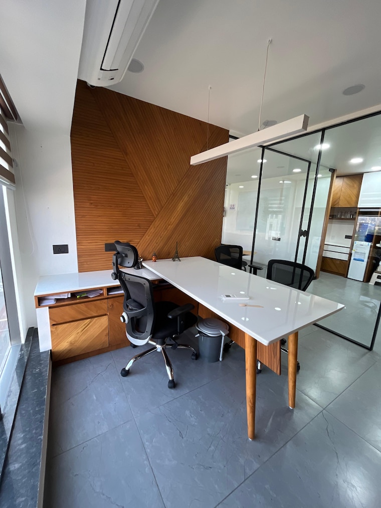 Team Area, gota Commercial Office Space 1070 Sq.Ft. In Gota Ahmedabad 9688130