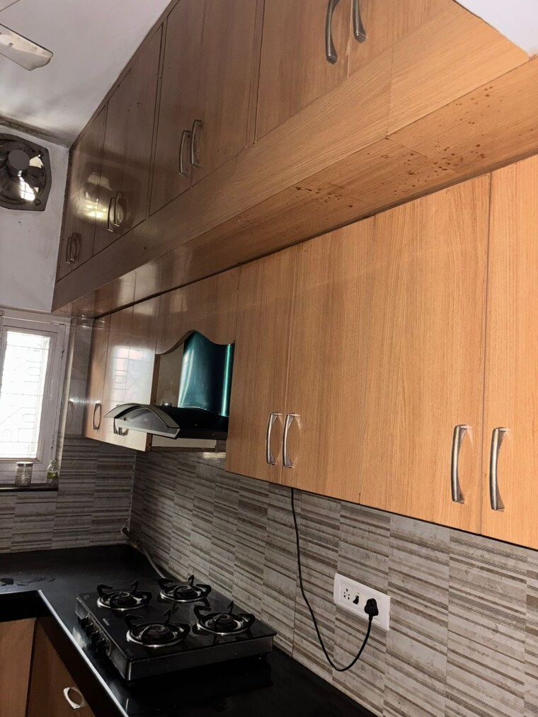  Parking, rwa-apartments-sector-12 2 Bedroom 750 Sq.Ft. Builder Floor In Sector 12 Noida 9688134