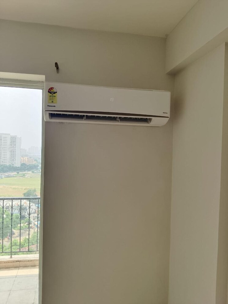 Room, dlf-new-town-heights-i 3.5 Bedroom 1930 Sq.Ft. Apartment In Sector 90 Gurgaon 9688136