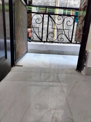 Room in 3 BHK Builder Floor at Ansal Sushant Apartments, Sushant Lok I – for Rent