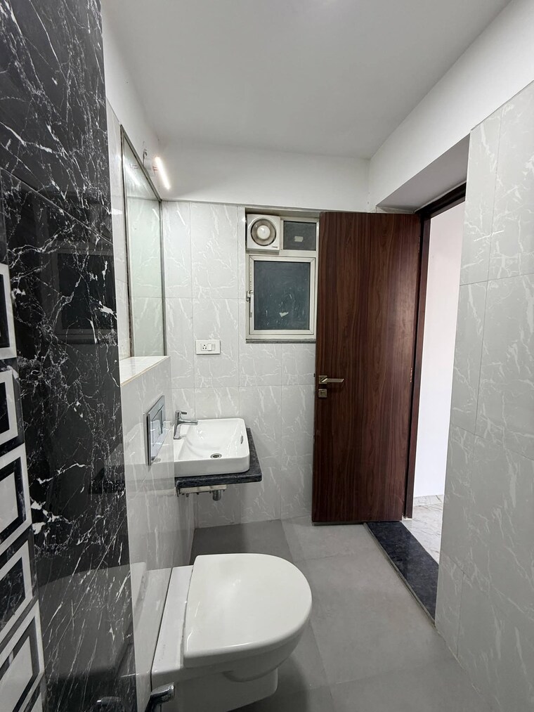 Bathroom, omkar-ananta 2 Bedroom 753 Sq.Ft. Apartment In Goregaon East Mumbai 9688159