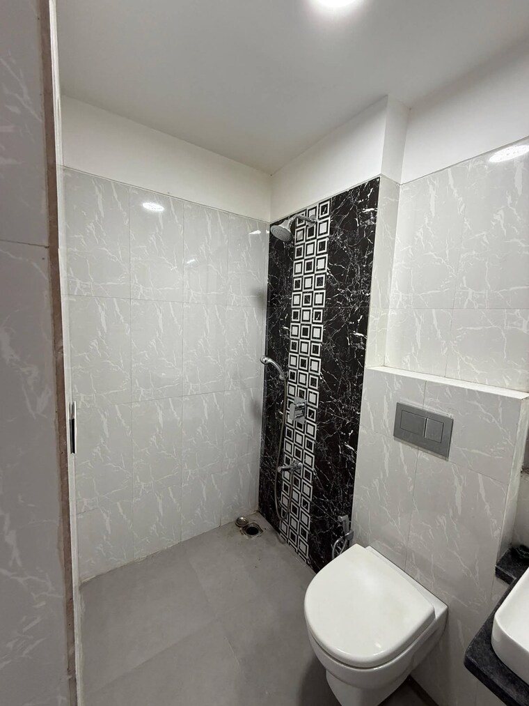 Bathroom, omkar-ananta 2 Bedroom 753 Sq.Ft. Apartment In Goregaon East Mumbai 9688159