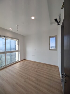 Room in 3.5 BHK Apartment at Aurum Q Residences, Ghansoli – for Sale