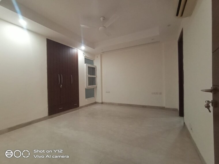 Room, greater kailash 4 Bedroom 311 Sq.Yd. Builder Floor In Greater Kailash Delhi 9688234