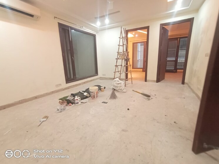 Room, greater kailash 4 Bedroom 311 Sq.Yd. Builder Floor In Greater Kailash Delhi 9688234