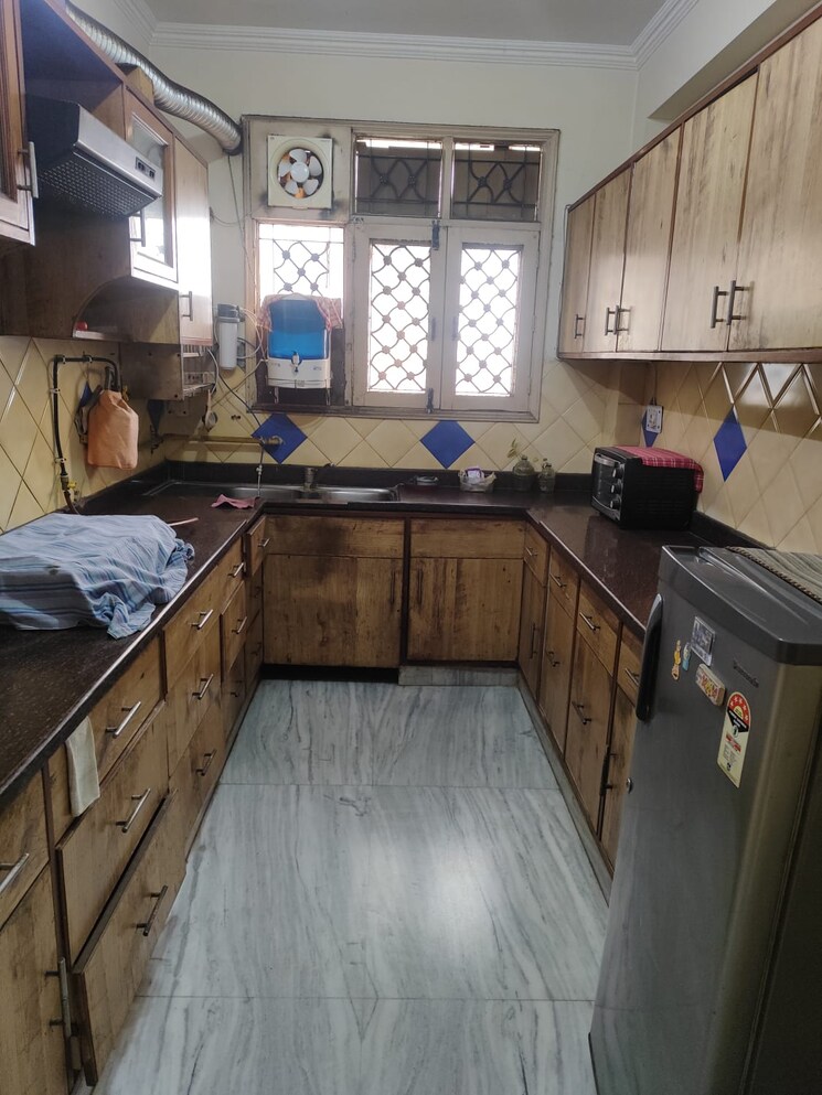 Kitchen, shanti-kunj-noida 2.5 Bedroom 1450 Sq.Ft. Apartment In Sector 61 Noida 9688246