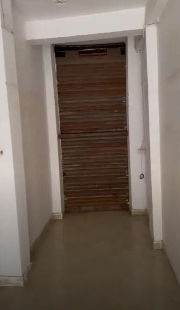 undefined, aminabad Commercial Warehouse 300 Sq.Ft. In Aminabad Lucknow 9688258