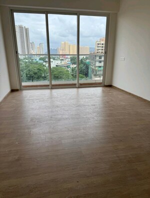 Room in 3 BHK Apartment at Indiabulls One Indiabulls, Pokhran Road No Two – for Rent