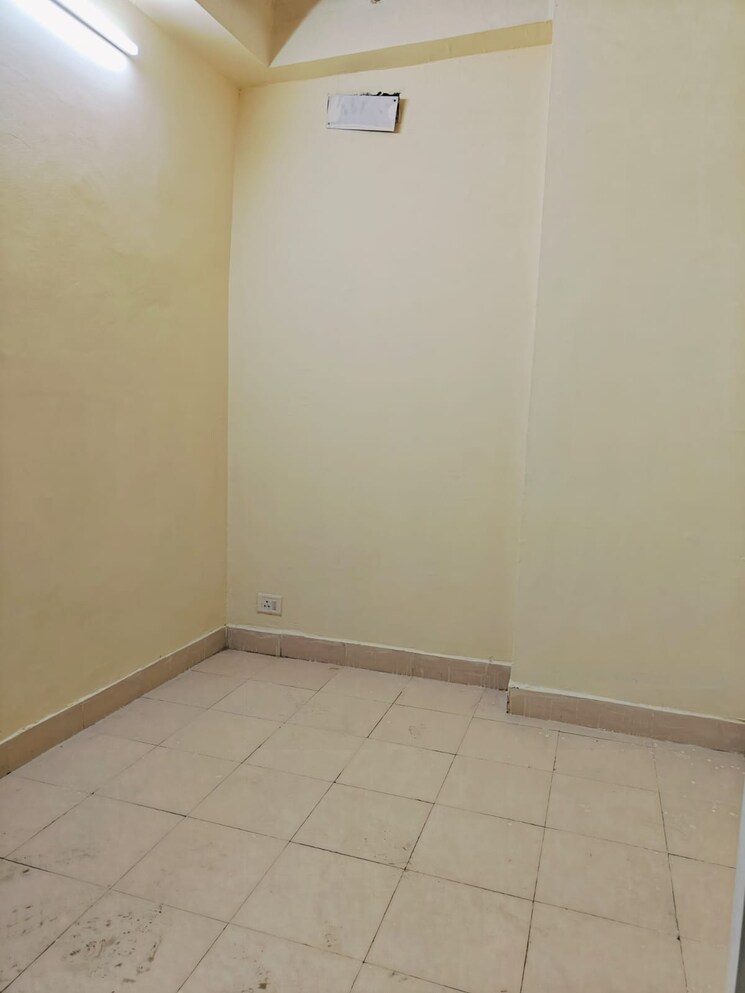 Room, amrapali-dream-valley 1 Bedroom 585 Sq.Ft. Apartment In Tech Zone 4 Greater Noida Greater Noida 9688275