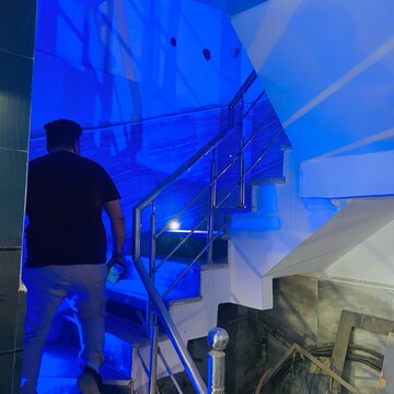 Team Area in 2 BHK Builder Floor at Dwarka Mor – for Rent