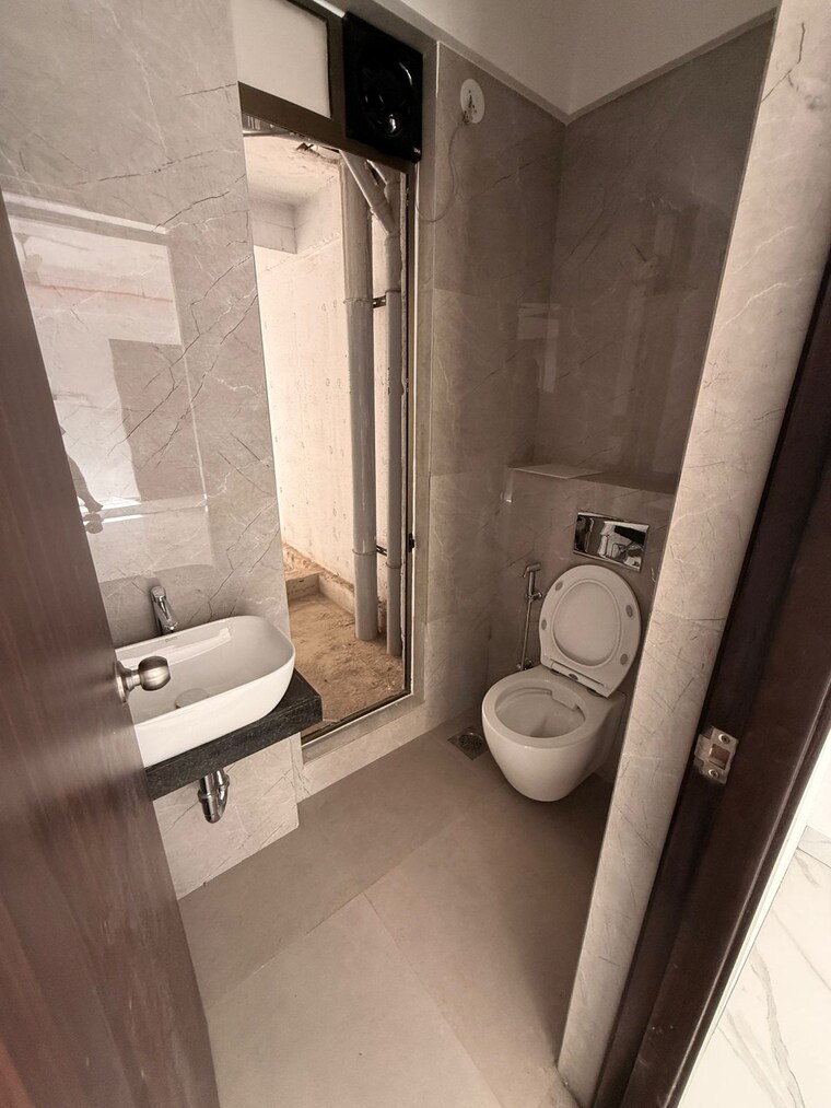 Bathroom, raymond-ten-x-habitat 1 Bedroom 418 Sq.Ft. Apartment In Pokhran Road No Two Thane 9688278