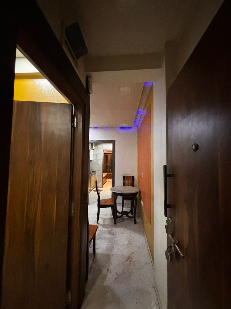 Other, andheri west 1.5 Bedroom 650 Sq.Ft. Apartment In Andheri West Mumbai 9688290