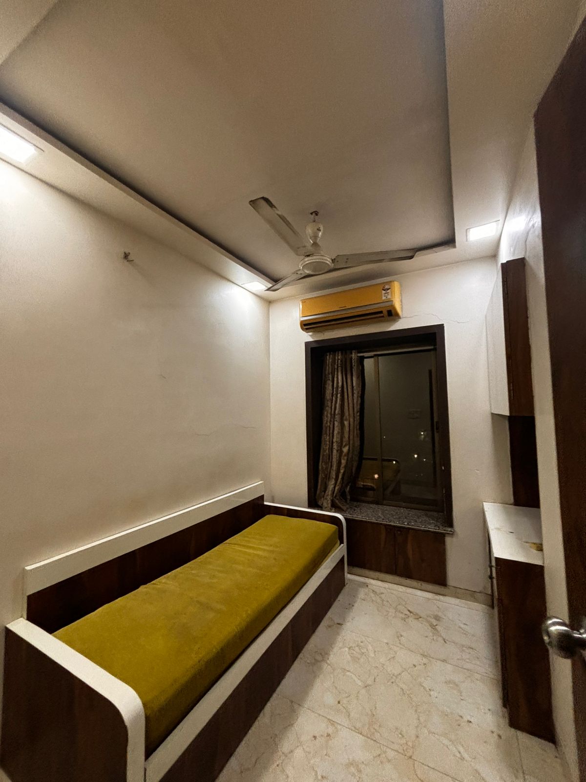 1.5 BHK Apartment For Rent in Andheri West