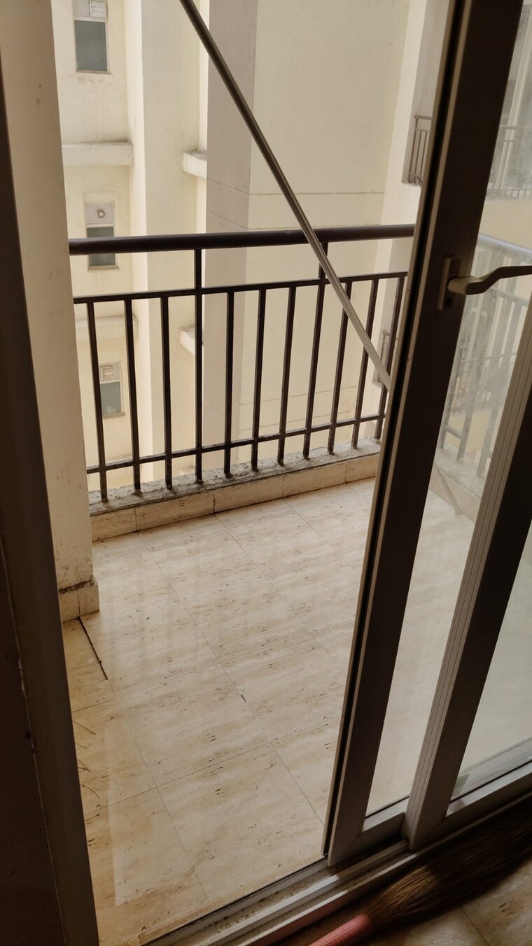 Balcony, amrapali-dream-valley 1.5 Bedroom 585 Sq.Ft. Apartment In Tech Zone 4 Greater Noida Greater Noida 9688294